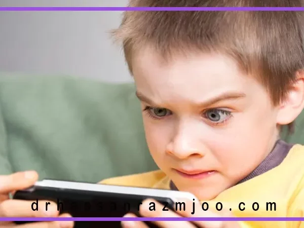 تاثیر کار با موبایل بر دید چشم